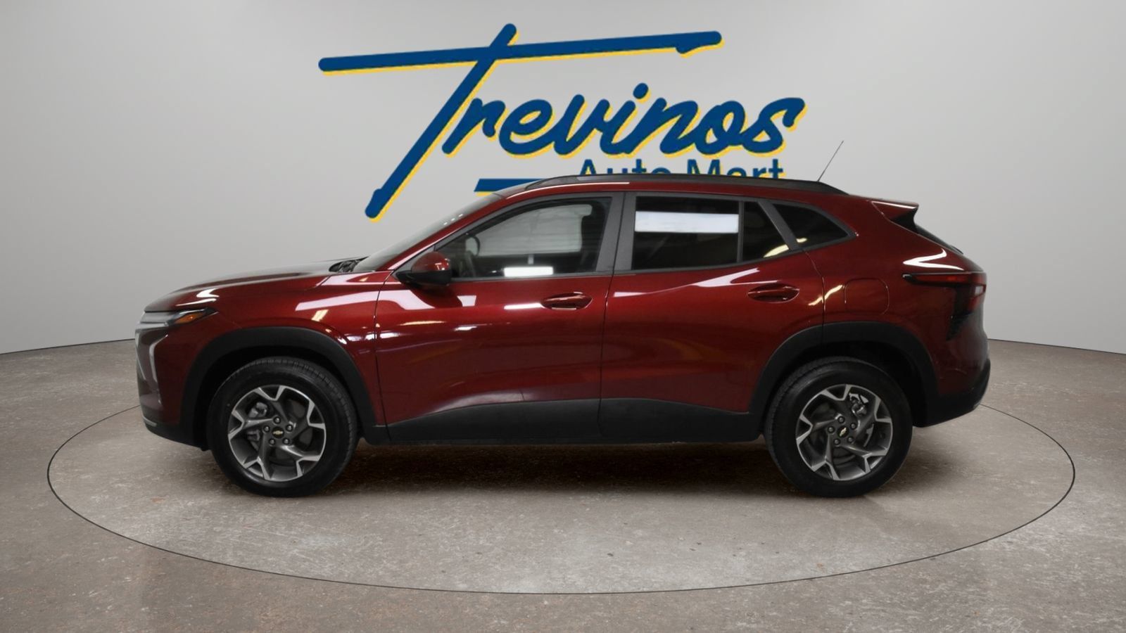 Used 2025 Chevrolet Trax LT FWD image 10