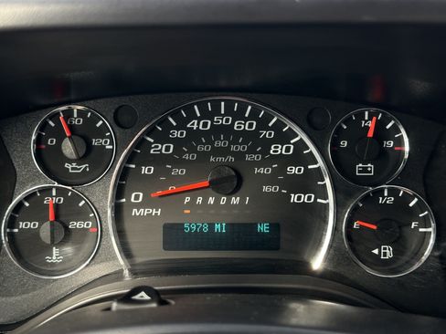 Used 2024 Chevrolet Express 2500 Extended w/ Driver Convenience Package RWD image 20