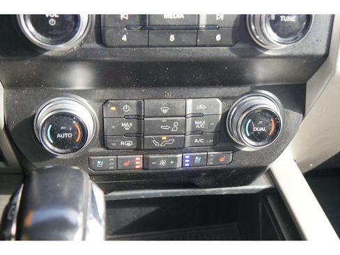 Used 2020 Ford F150 Lariat w/ Equipment Group 502A Luxury image 23