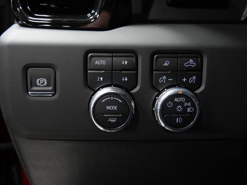 New 2025 GMC Sierra 1500 AT4 w/ AT4 Premium Package image 31