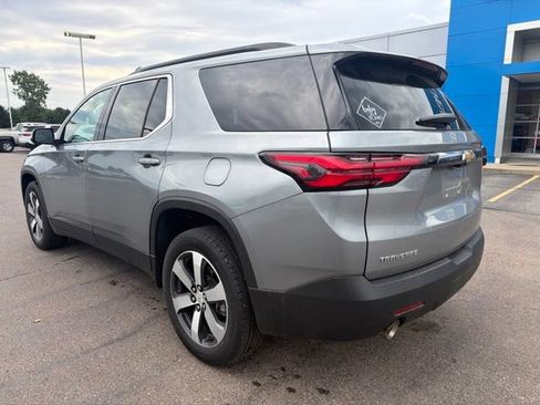 Used 2023 Chevrolet Traverse LT w/ LT Premium Package FWD image 9