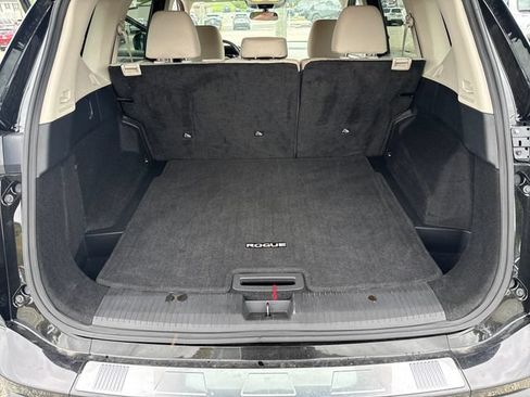 Used 2025 Nissan Rogue SV FWD image 23