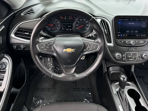 Used 2020 Chevrolet Malibu RS FWD image 16
