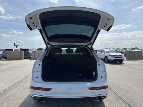 Used 2023 Audi Q5 2.0T Premium AWD/4WD image 9