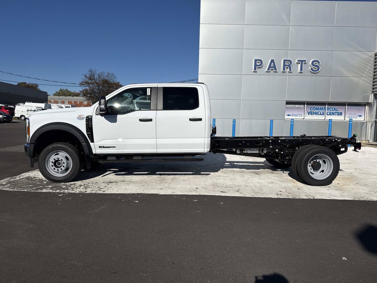 New 2027 Ford F550 4x4 Crew Cab image 6