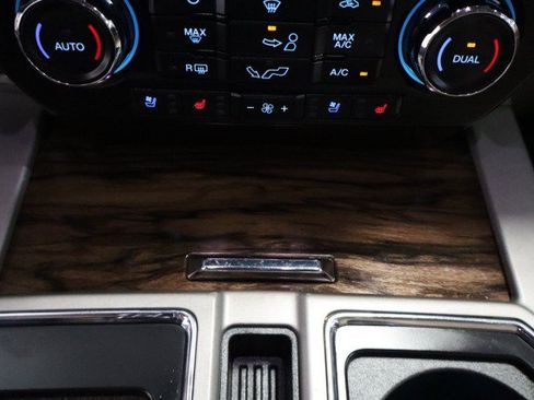 Used 2020 Ford F150 Lariat RWD image 41