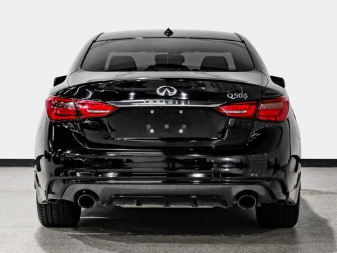 Used 2018 INFINITI Q50 Red Sport 400 w/ Sensory Package (Sport) RWD image 7