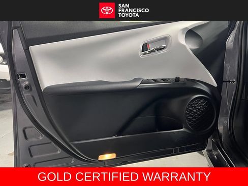 Certified 2022 Toyota Prius LE FWD image 34