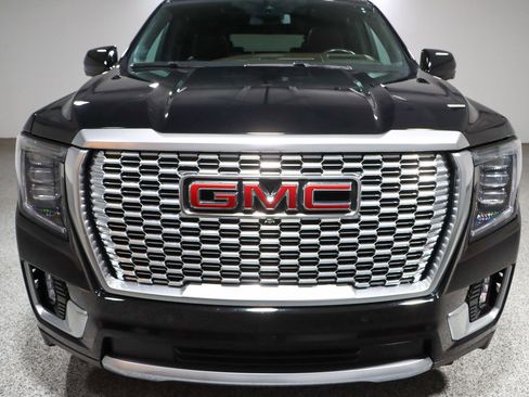 Used 2023 GMC Yukon Denali w/ LPO, Floor Liner Package AWD/4WD image 4