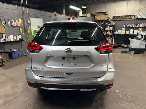 Used 2018 Nissan Rogue S FWD image 6