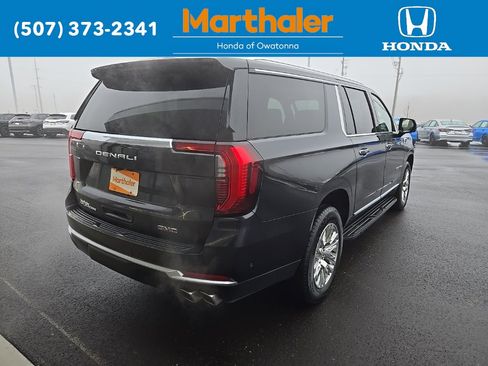 Used 2025 GMC Yukon XL Denali image 5