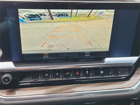 Used 2024 Chevrolet Silverado 1500 LT image 17