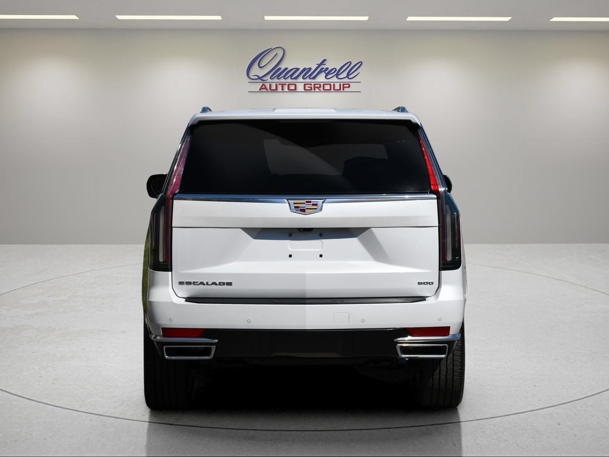 Used 2021 Cadillac Escalade Premium Luxury AWD/4WD image 5