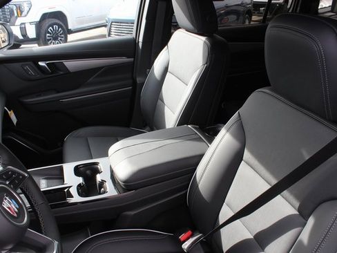 New 2025 Buick Enclave Preferred w/ Super Cruise Package image 2