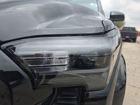 Used 2025 Toyota Tacoma SR5 image 30