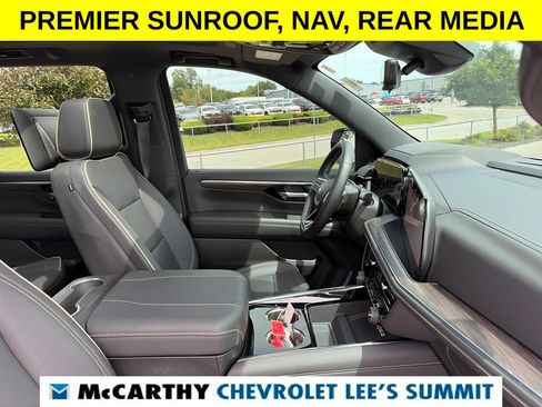 Used 2026 Chevrolet Tahoe Premier AWD/4WD image 33