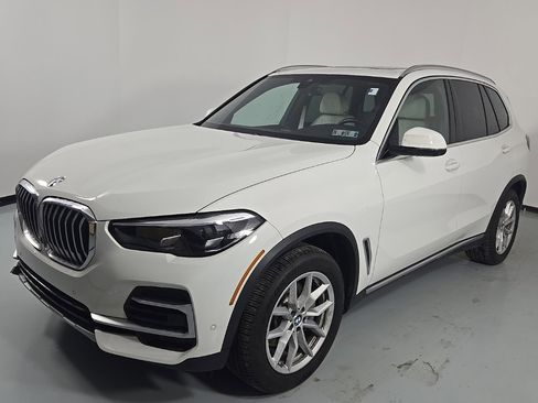 Certified 2023 BMW X5 xDrive40i w/ Premium Package image 3