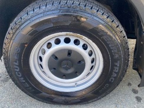 Used 2018 Mercedes-Benz Sprinter 2500 image 30