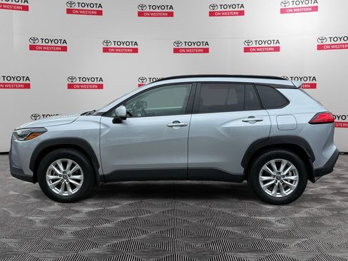 Used 2023 Toyota Corolla Cross LE w/ Moonroof Package AWD/4WD image 8