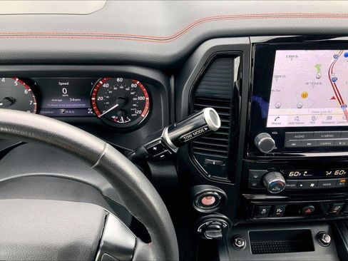 Used 2023 Nissan Titan PRO-4X w/ Pro-4x Convenience Package AWD/4WD image 18