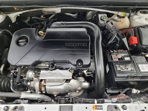 Used 2020 Chevrolet Malibu LT image 30