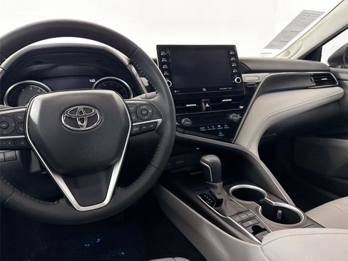 Certified 2022 Toyota Camry XLE image 30