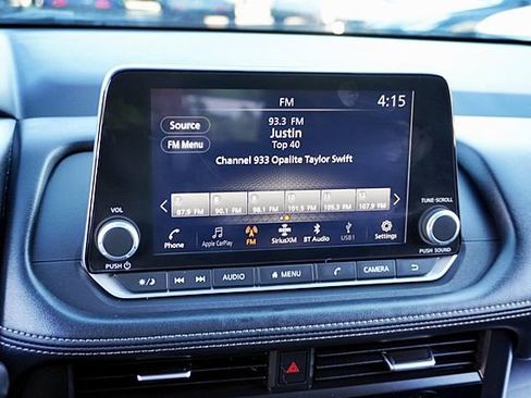 Used 2024 Nissan Rogue SV FWD image 26