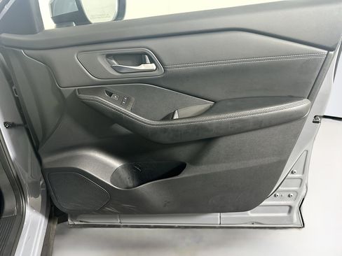 Used 2024 Nissan Rogue SL image 34