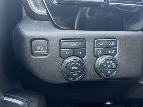 Used 2024 Chevrolet Silverado 1500 LTZ w/ LTZ Premium Package image 25