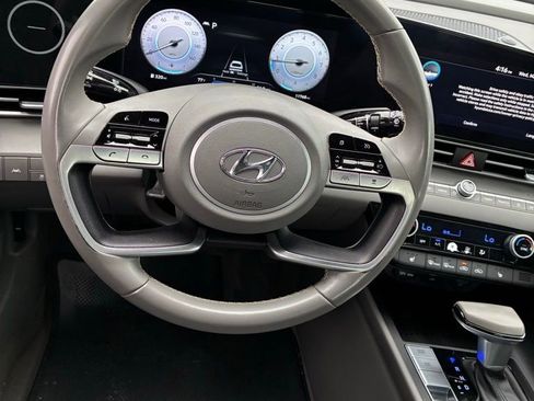 Used 2023 Hyundai Elantra SEL w/ Convenience Package image 23