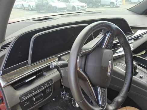 Used 2021 Cadillac Escalade Premium Luxury w/ Driver Assist Tech Package AWD/4WD image 7