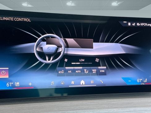 Used 2025 BMW 330i Sedan w/ Convenience Package image 23