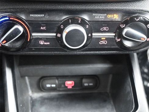 Used 2021 Kia Soul LX image 14