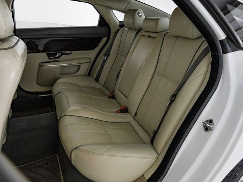 Used 2012 Jaguar XJ L image 38