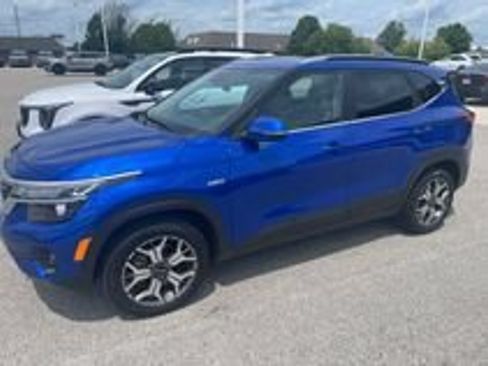 Used 2023 Kia Seltos EX AWD/4WD image 1