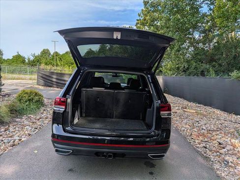 Used 2023 Volkswagen Atlas SE w/ Panoramic Sunroof Package FWD image 22