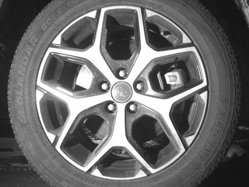 Used 2025 Jeep Compass Limited image 13