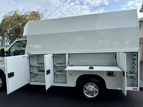 Used 2025 Ford E-350 and Econoline 350 Super Duty w/ Power Equipment Group RWD image 18