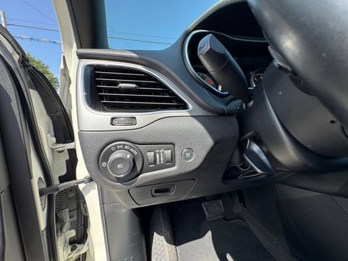 Used 2019 Jeep Cherokee High Altitude AWD/4WD image 25