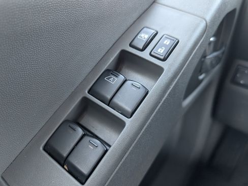 Used 2016 Nissan Frontier SV image 16