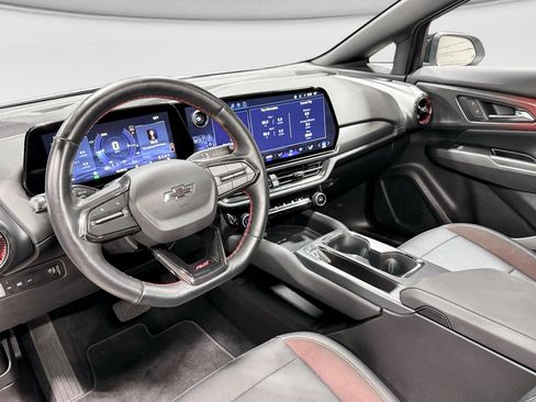 Used 2025 Chevrolet Equinox EV RS AWD/4WD image 18