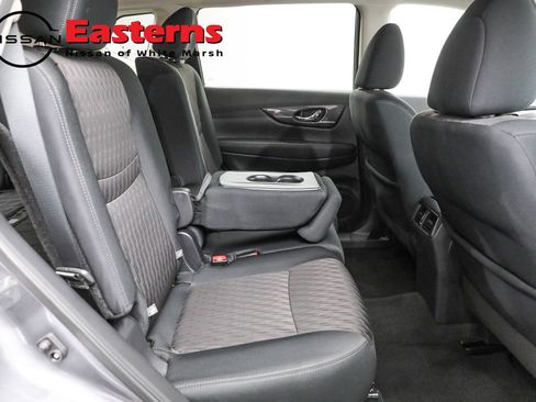 Used 2019 Nissan Rogue SV w/ Premium Package image 26