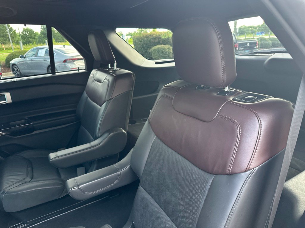 Used 2023 Ford Explorer Platinum w/ Technology Package AWD/4WD image 14