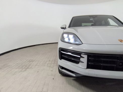 New 2026 Porsche Cayenne Coupe AWD/4WD image 11