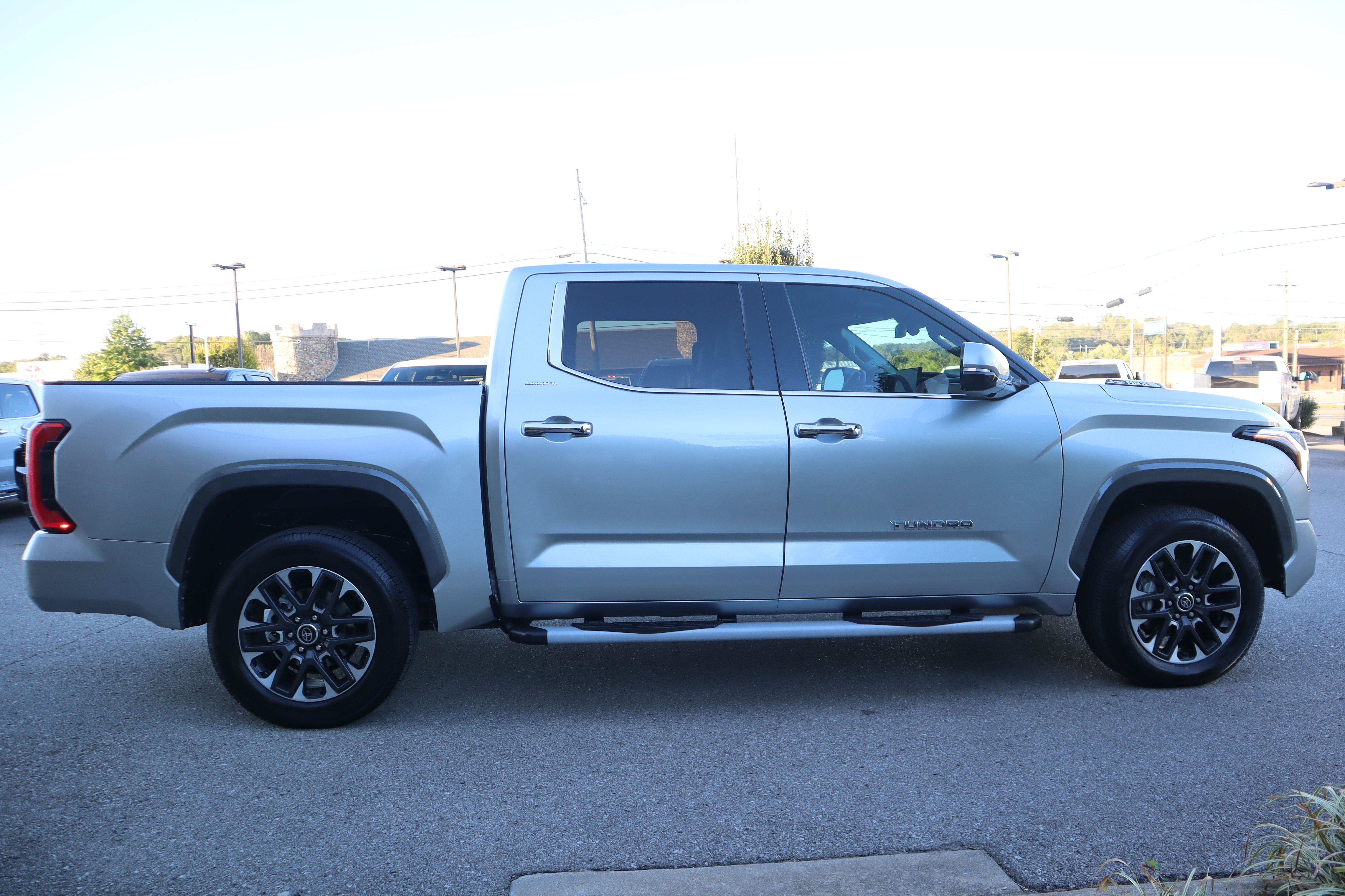 Used 2023 Toyota Tundra Limited AWD/4WD image 6