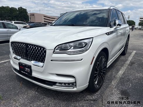 Used 2020 Lincoln Aviator Black Label w/ Dynamic Handling Package AWD/4WD image 2