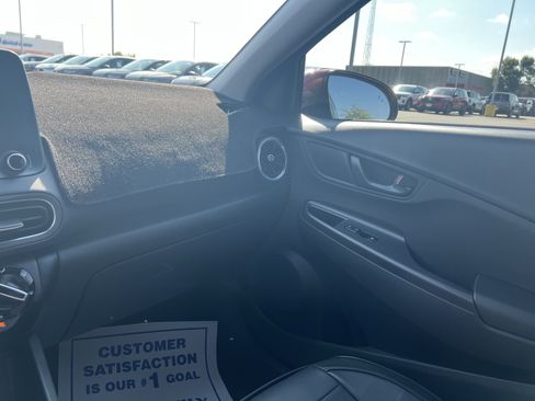 Used 2022 Hyundai Kona SEL image 11