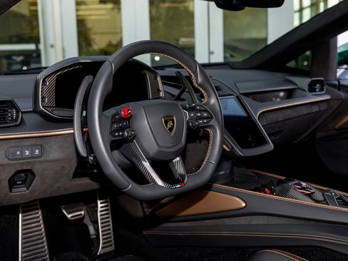 Used 2024 Lamborghini Revuelto AWD/4WD image 64