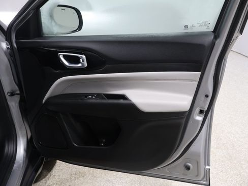 Used 2022 Jeep Compass Limited image 22