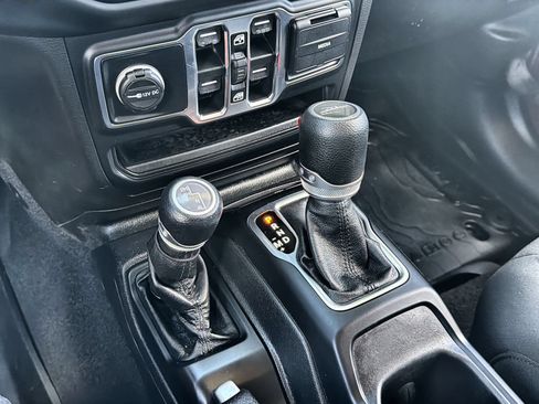 Used 2021 Jeep Gladiator Sport AWD/4WD image 19